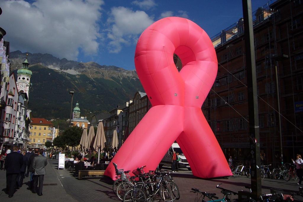 Pink Ribbon Tour Stopp Pink Ribbon Logo bei Tourstopp